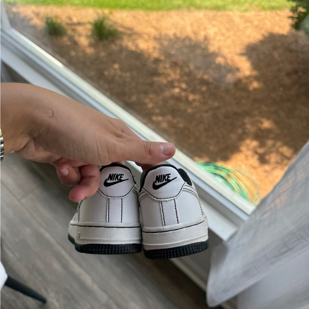 Nike forces, White Black Sneakers 11c - Picture 4 of 6